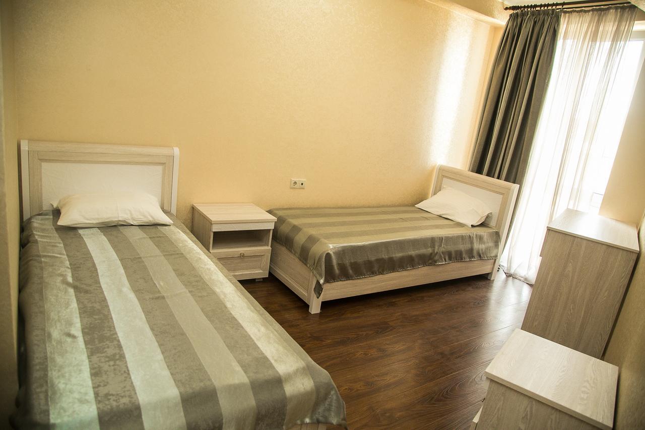 Gega Hotel Гагра Екстериор снимка