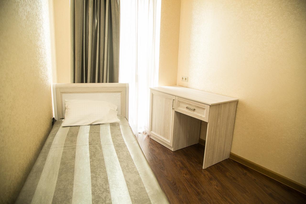 Gega Hotel Гагра Екстериор снимка