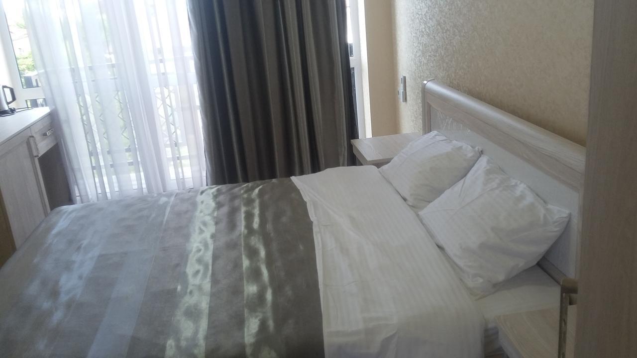 Gega Hotel Гагра Екстериор снимка