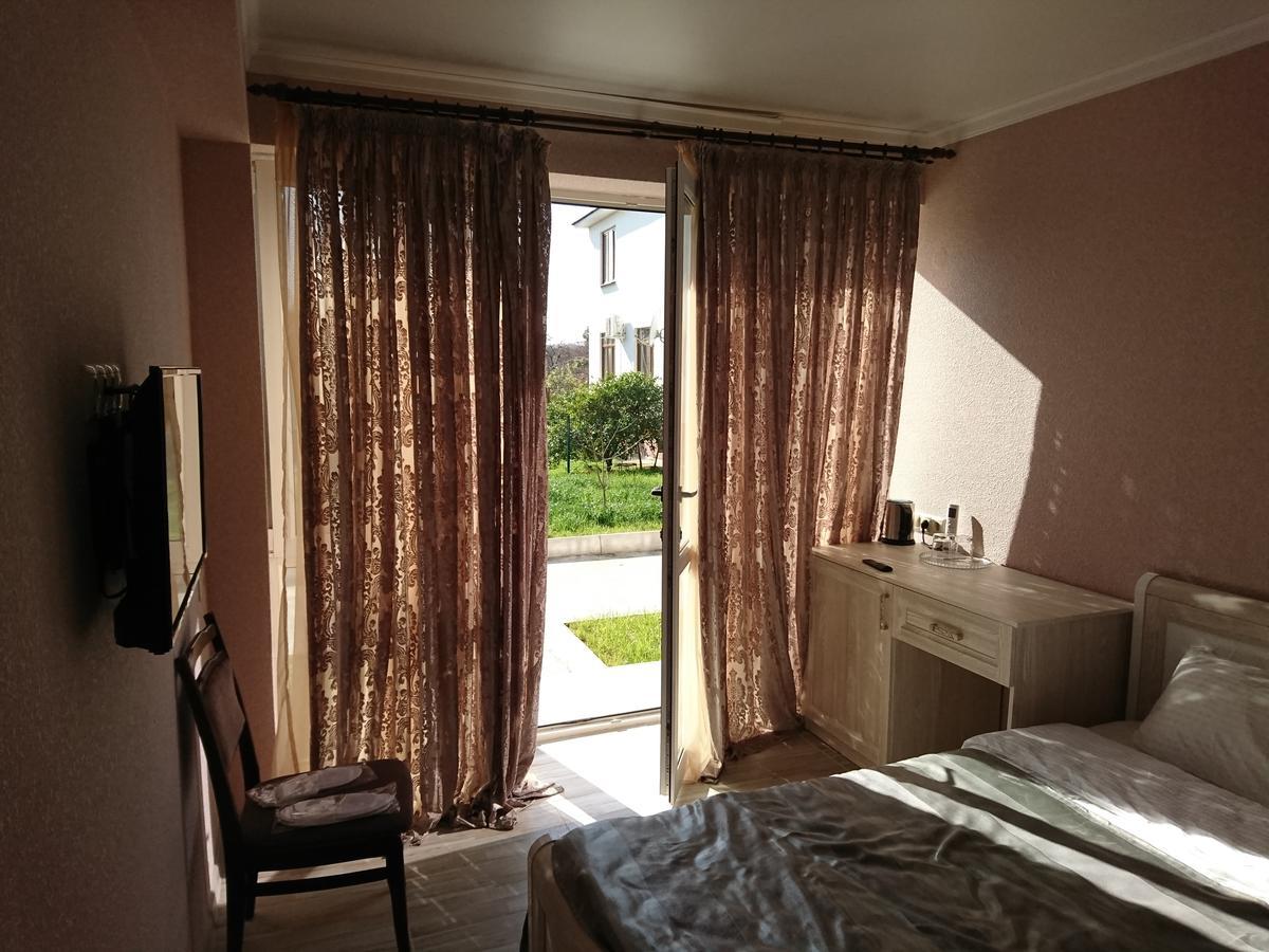 Gega Hotel Гагра Екстериор снимка