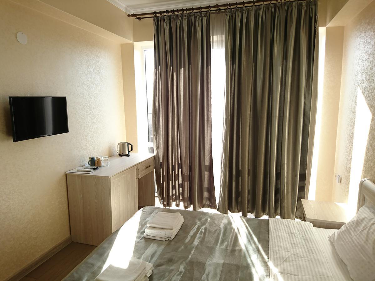 Gega Hotel Гагра Екстериор снимка
