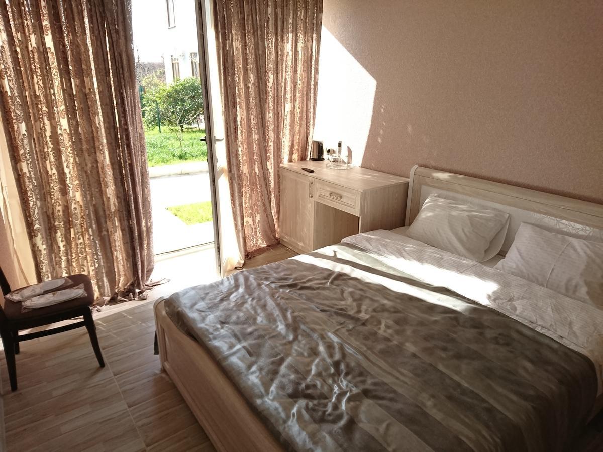 Gega Hotel Гагра Екстериор снимка