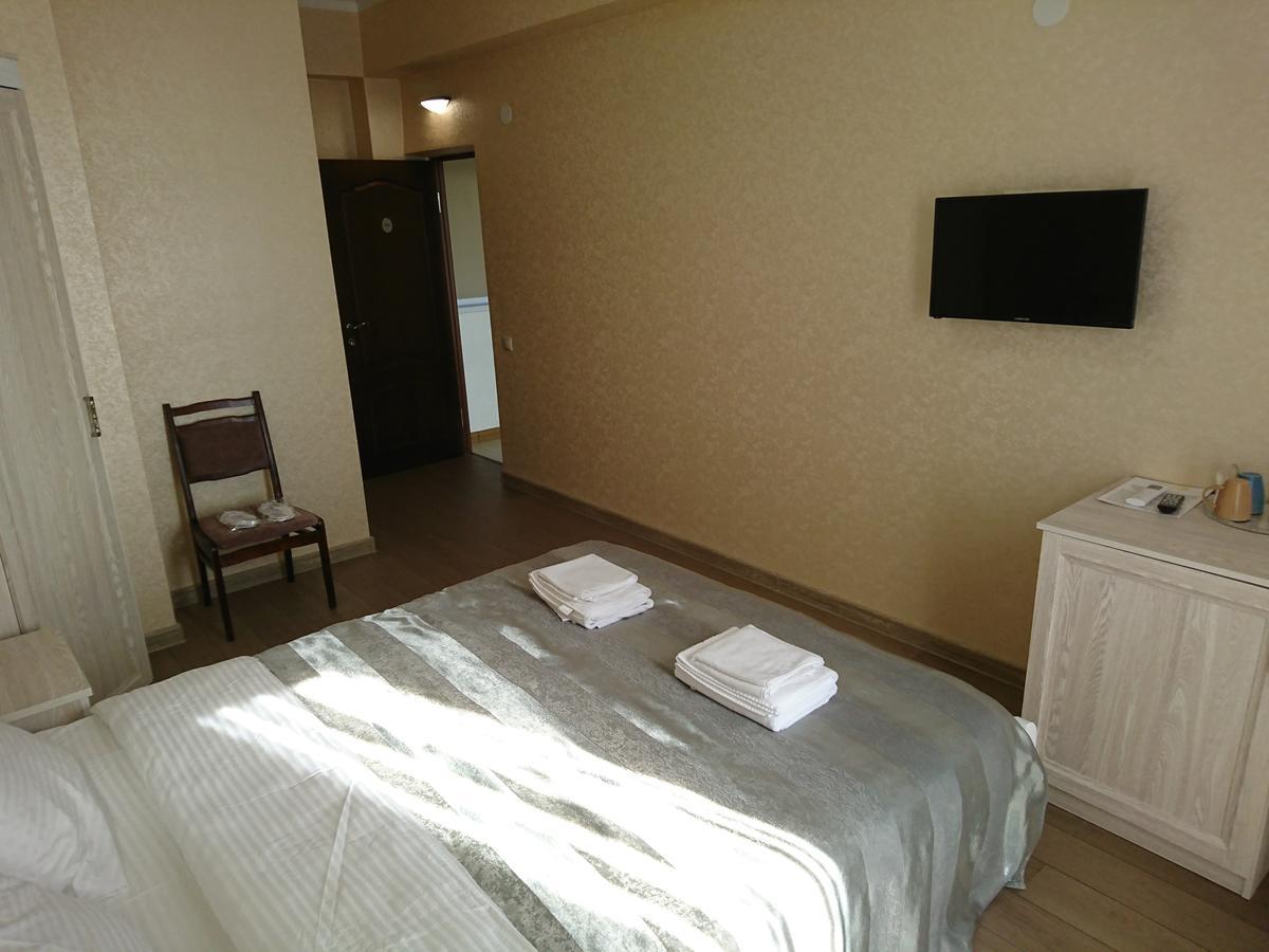 Gega Hotel Гагра Екстериор снимка
