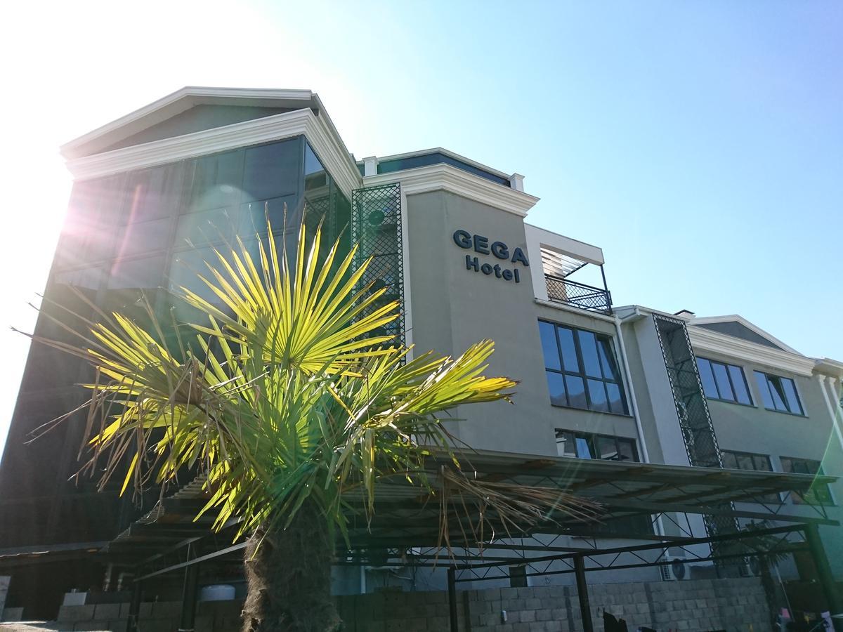 Gega Hotel Гагра Екстериор снимка